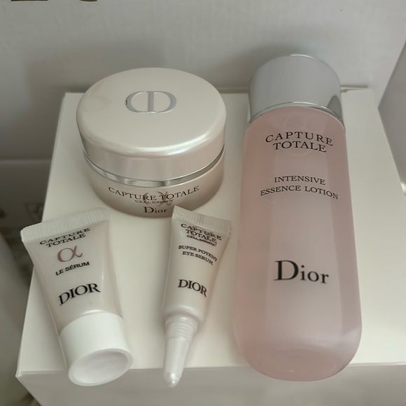Dior Capture Totale Gift Set - Picture 3 of 5